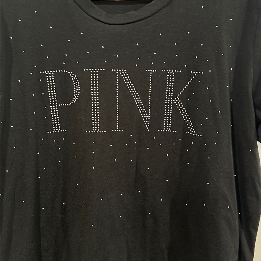 PINK VICTORIA’S SECRET CAMPUS SHORT SLEEVE TEE
Size M - Picture 6 of 7